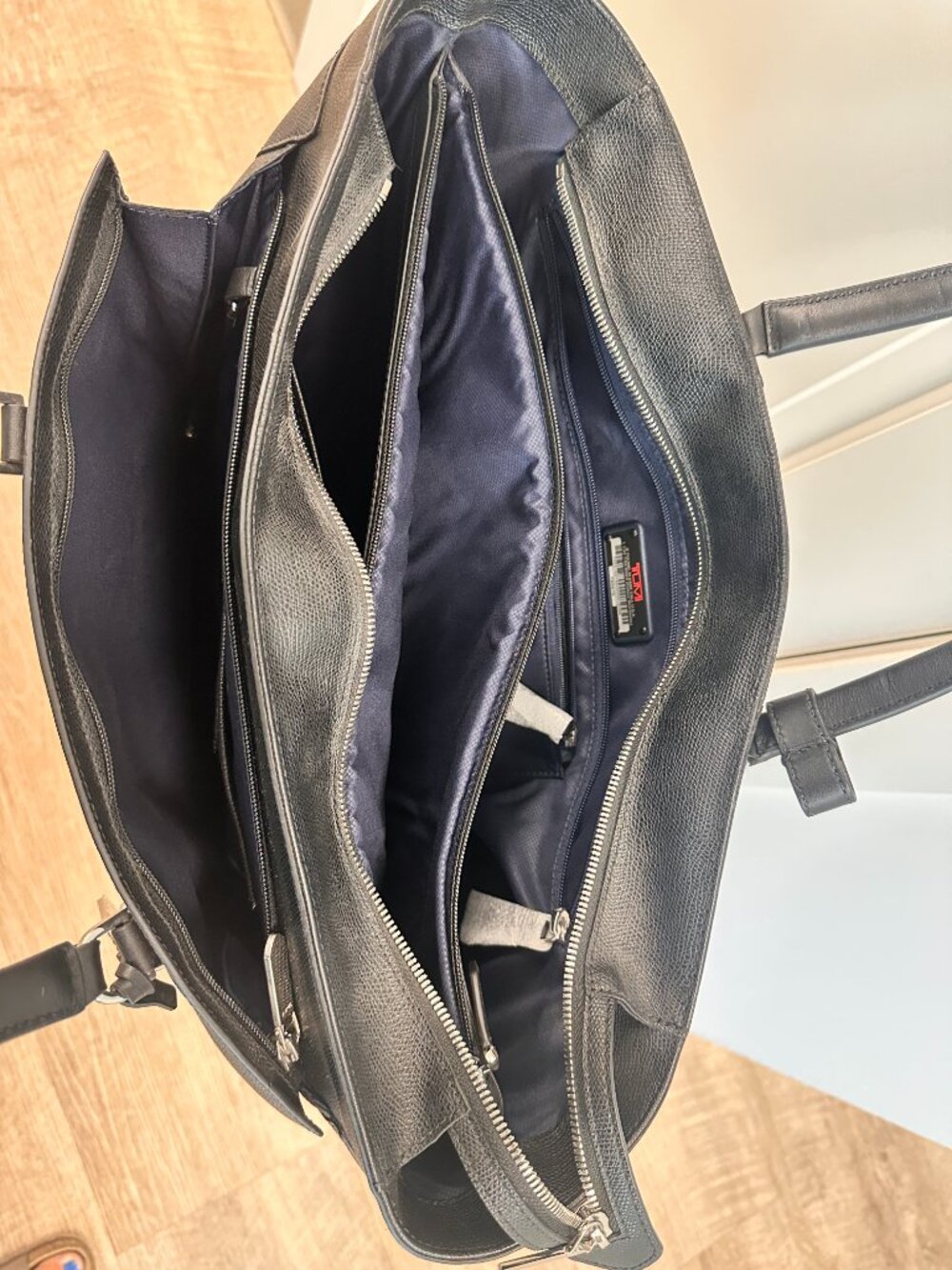TUMI Computer bag - Picture 2 of 6